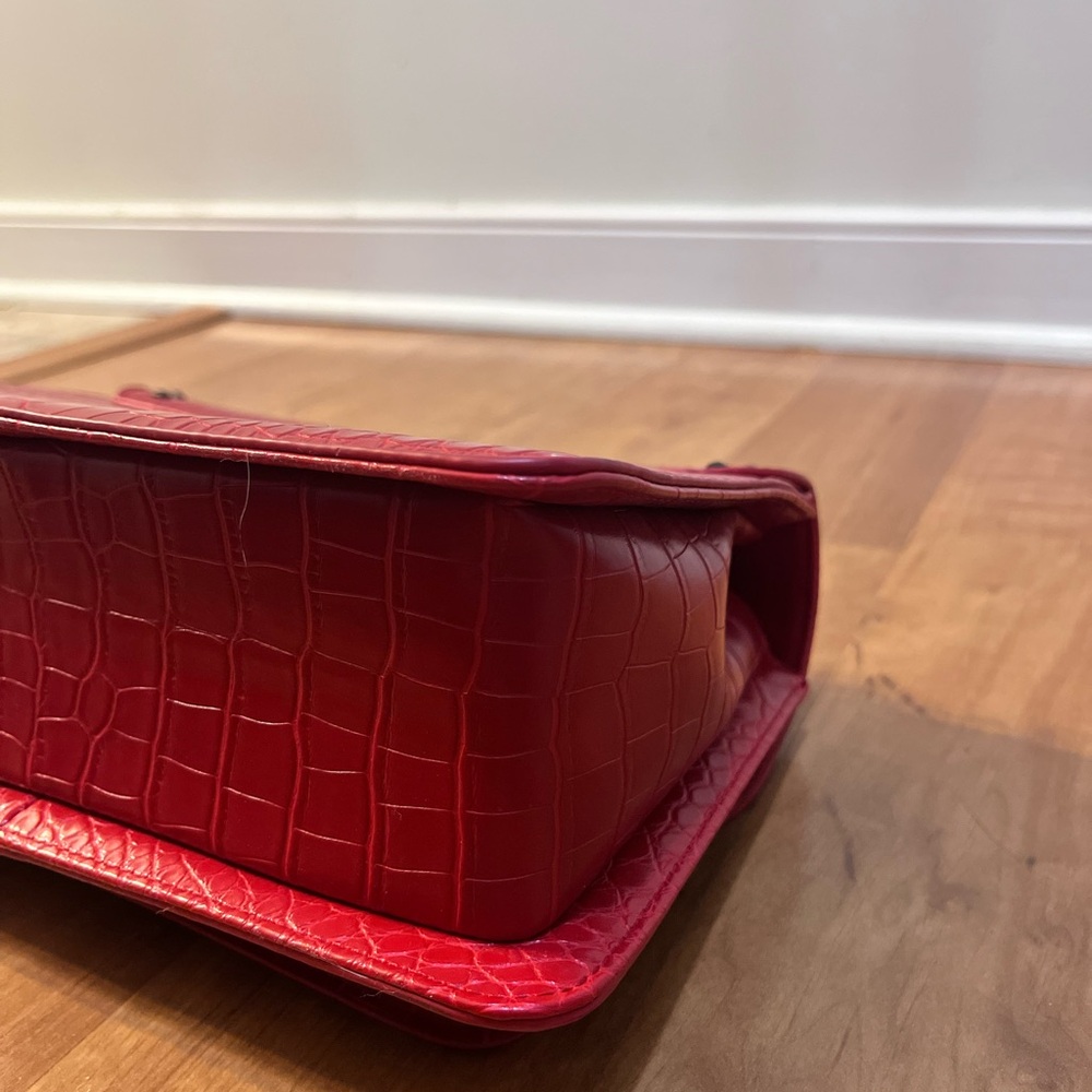Badgley Mischka Red Croc-Embossed Chain Strap Bag - Picture 7 of 15